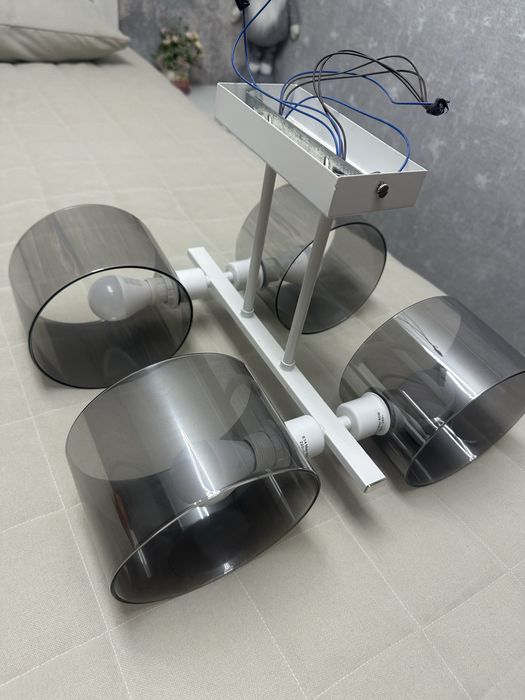 Продам люстру четырёхплафонную