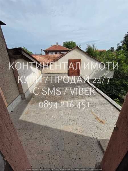 код 63023. Двуетажна тухла/бетон къща 130м2 с голям двор 900м2