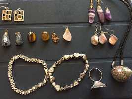 Висулки и обеци полускъп. камъни, гривни, пръстен