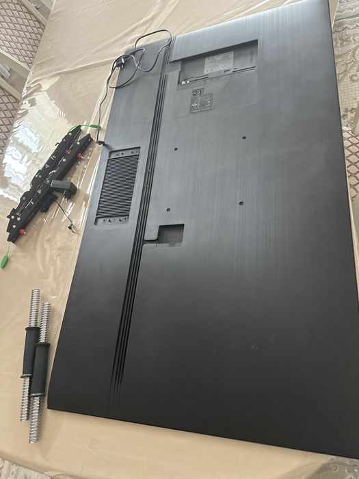 Продам телевизор на запчасти