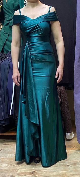 Vând rochie, de seara, superba in realitate