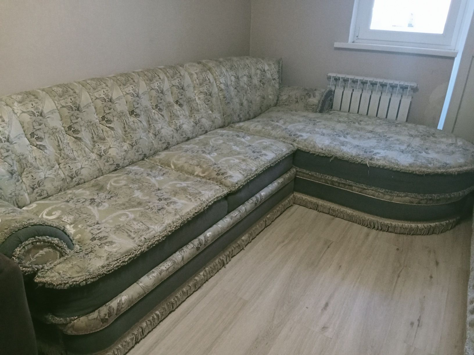 Продам диван срочно