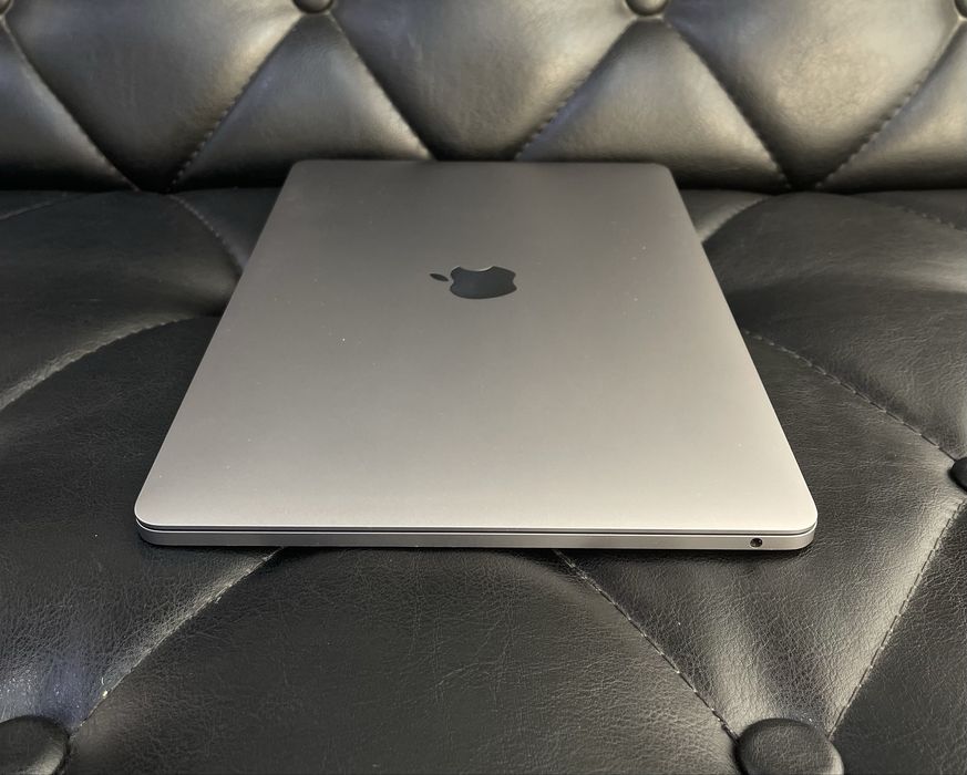 Apple MacBook Pro M1 2020 года в идеальном состояние