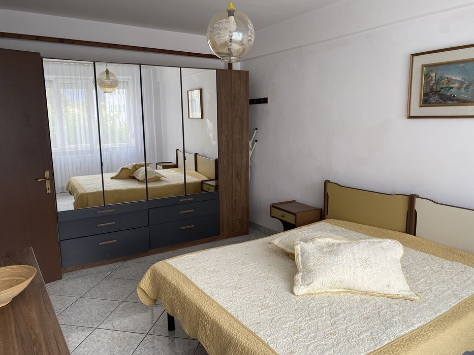 Inchiriez apartament