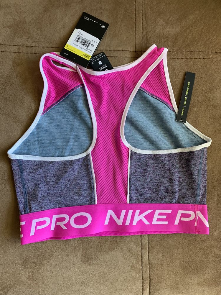 Спортен къс топ Nike pro