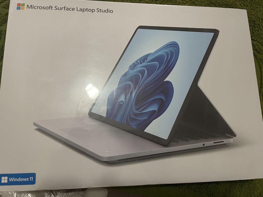 Microsoft Surface Laptop Studio  i7/16/512 NVIDIA GeForce RTX 3050 Ti