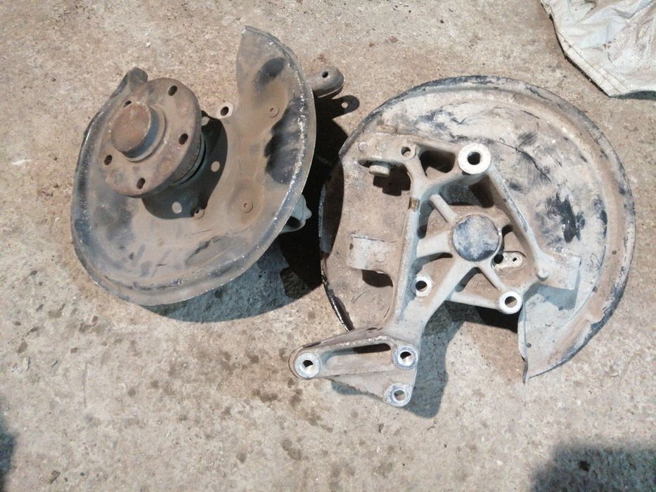 Продам цапфа передняя и задняя на Пассат Б6 оригинал.