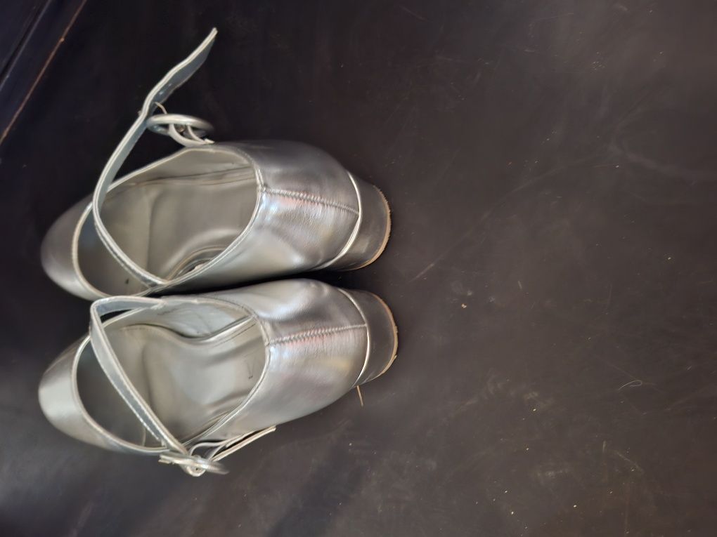 Pantofi argintii, toc 4 cm