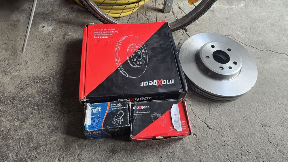 Спирачни дискове и накладки