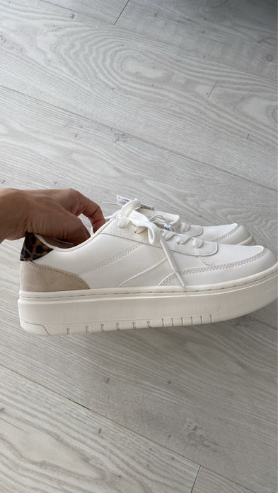 Нови маратонки Zara