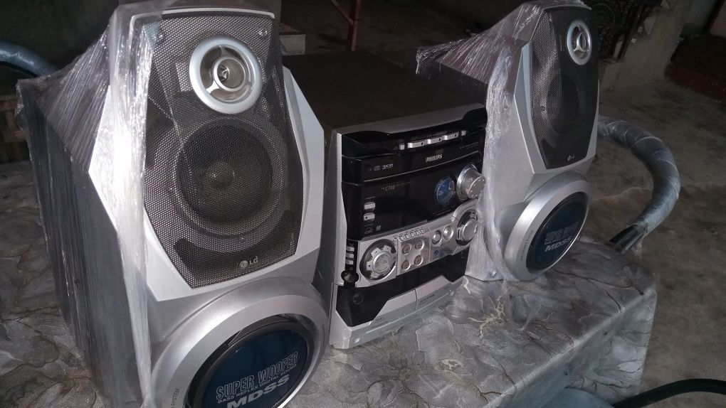 Музыкальный центр PHILIPS