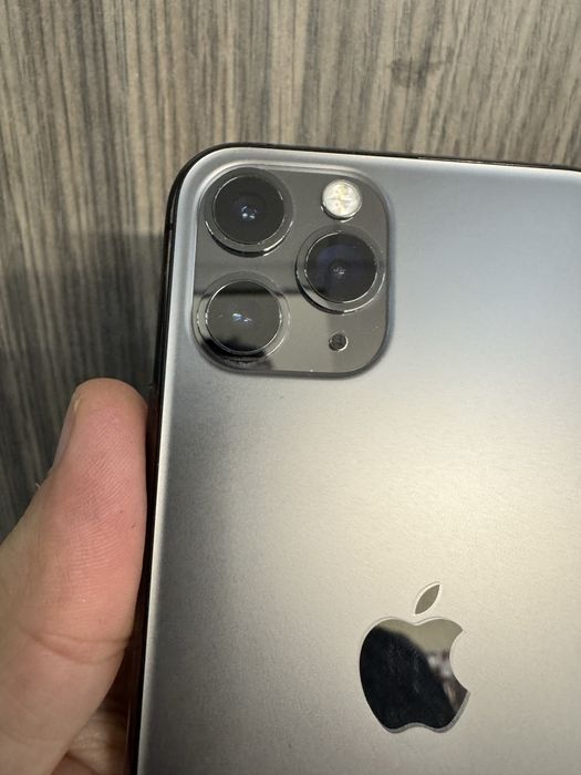 Телефон Apple iPhone 11 pro 512 GB черен , използван
