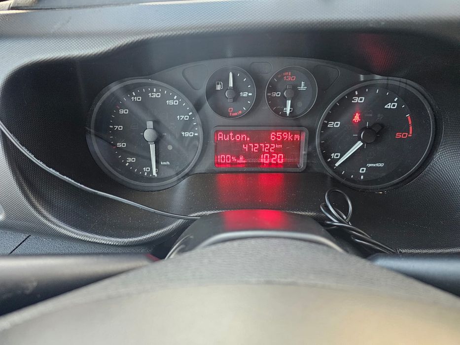 Iveco Daily 7.2 tone, cu lift hidraulic