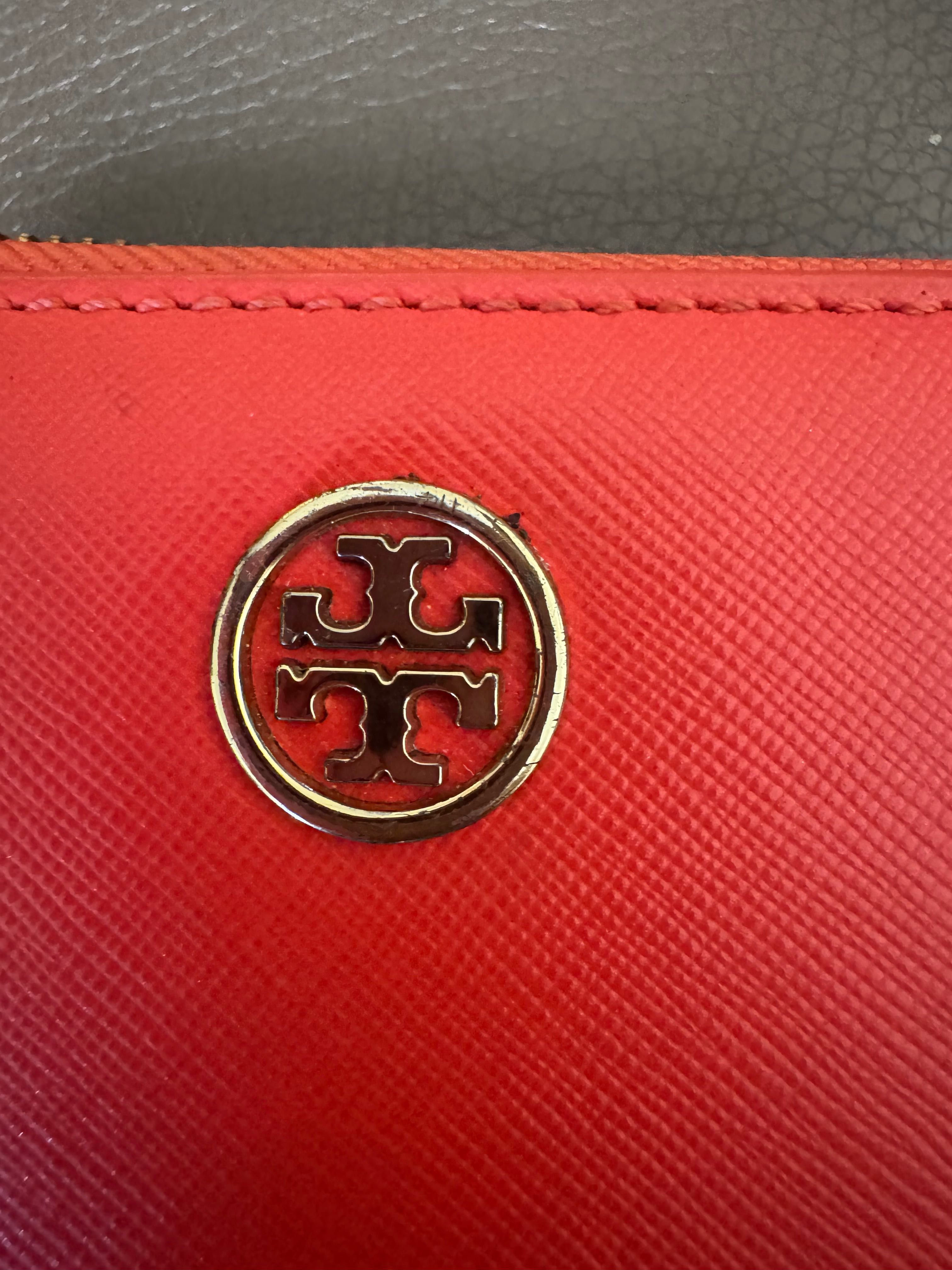 Дамски портфейл/клъч на Tory Burch