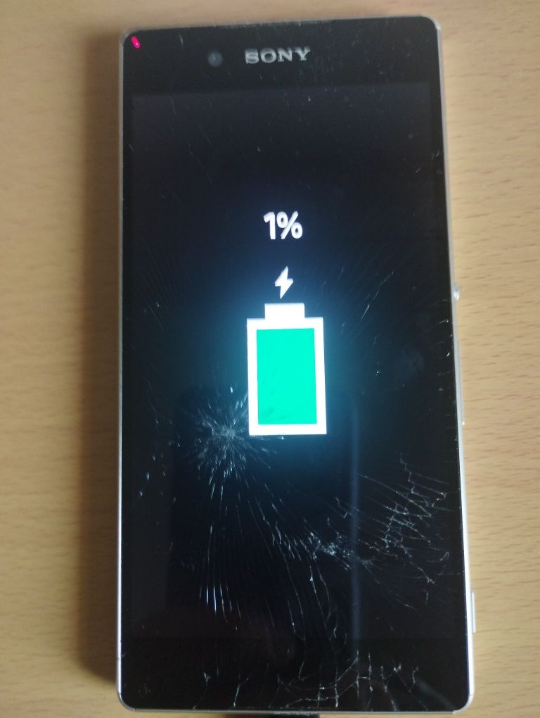 Телефон Sony Xperia