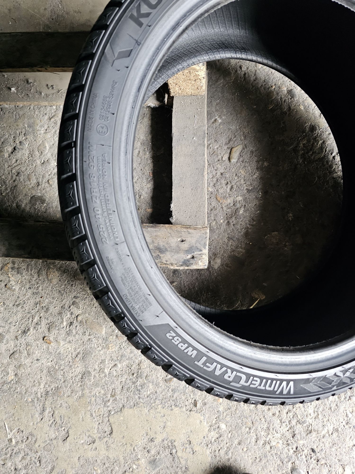 4 anvelope iarna 225 40 18 Kumho 2022
