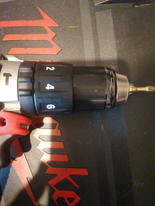 Milwaukee M18  filetanta impact M18