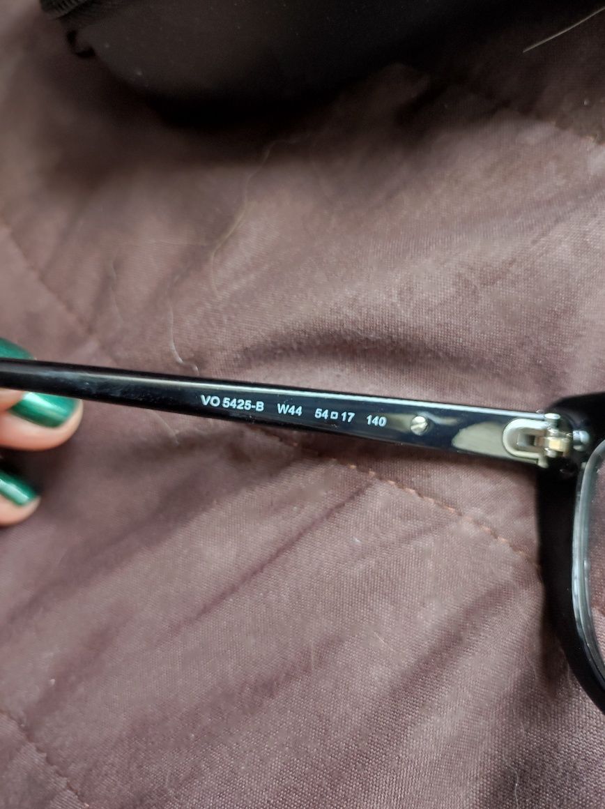 Нова рамка за диоптрични очила Vogue