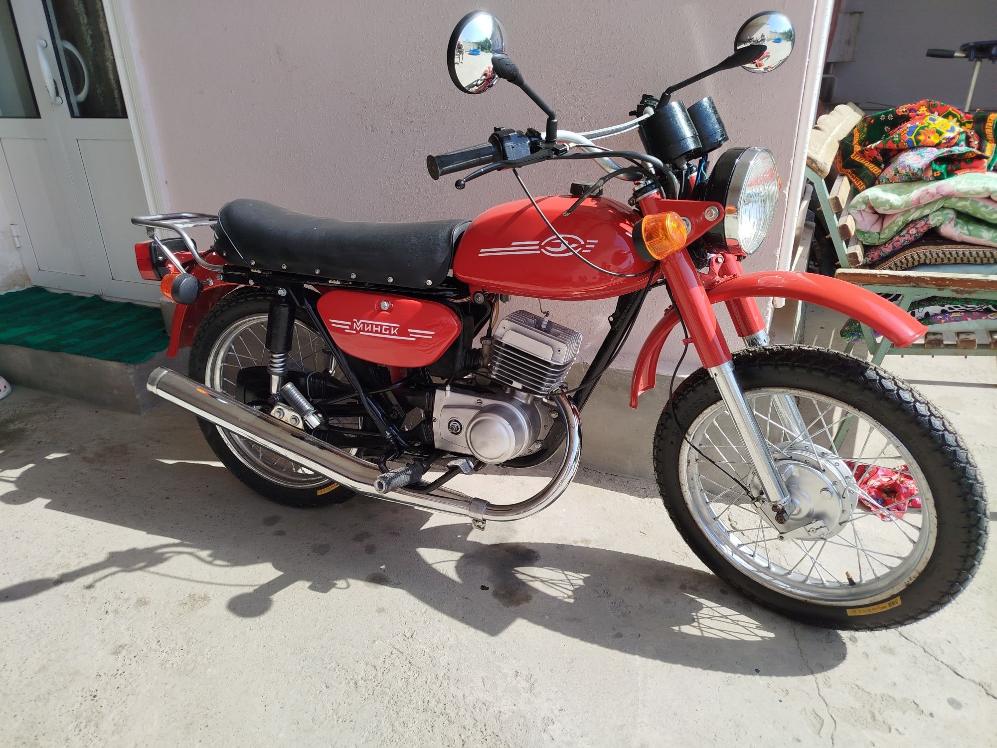Minsk motosikl sotladi