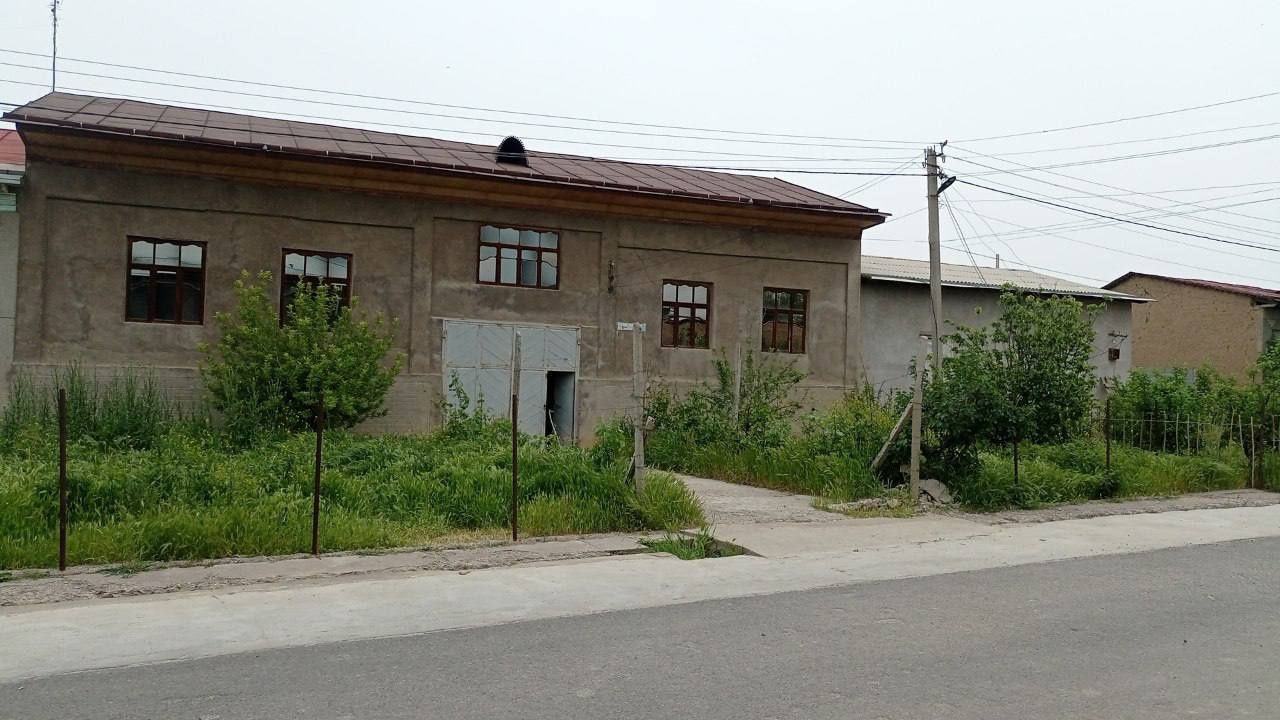 xasanboy kensoy 6 sotix  10 xona gaz suv svet ochmidi postdan 4 km