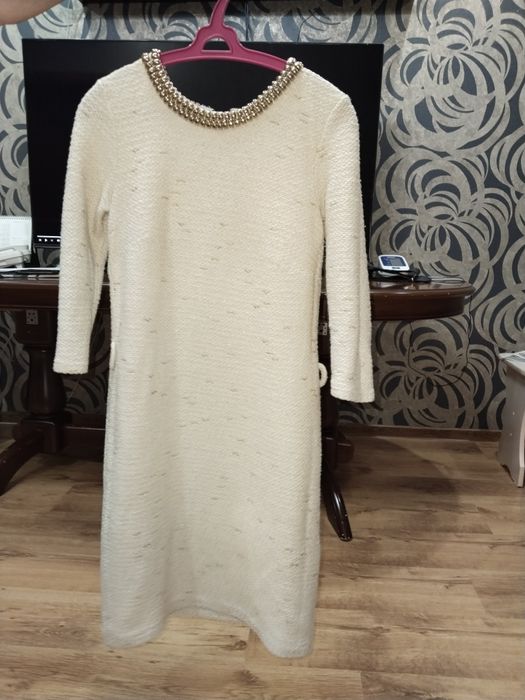 Продам белое платье.