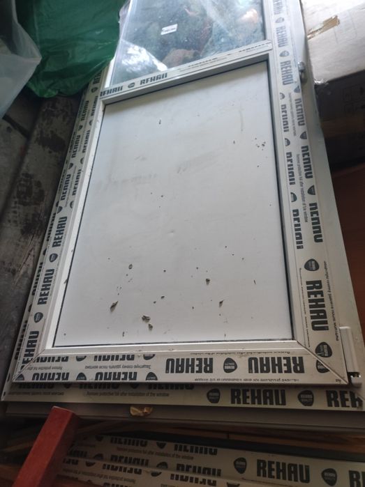 Продам пластиковые окна и дверь