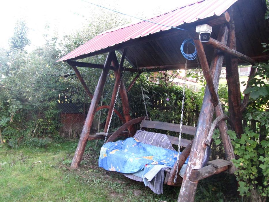 Casă cu teren generos și dotări moderne - Oază de liniște