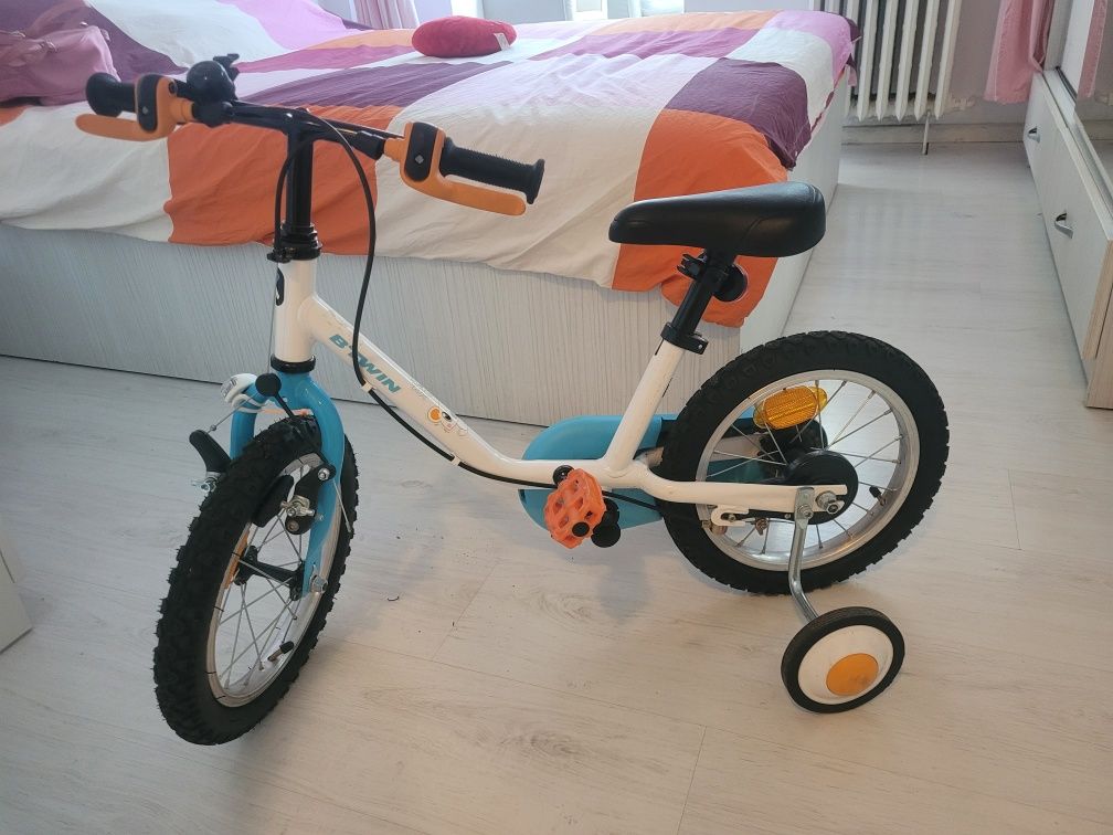 Vând bicicleta B'TWIN copii 4-6 ani!