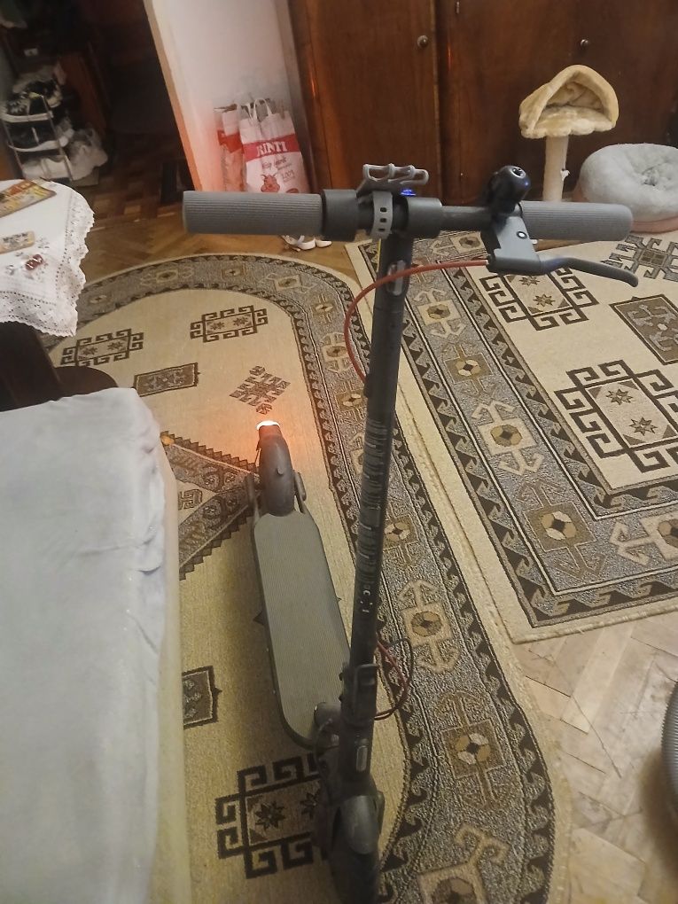 Trotineta electrica Xiaomi 4 lite