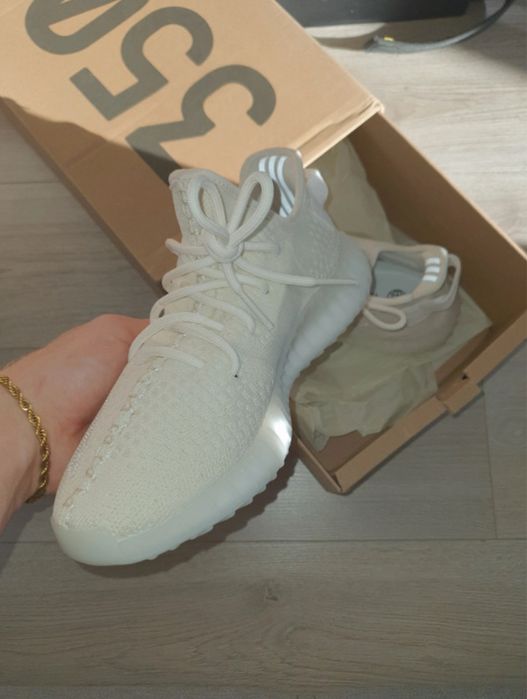 Vand yeezy os marimea 40 nepurtati doar probati