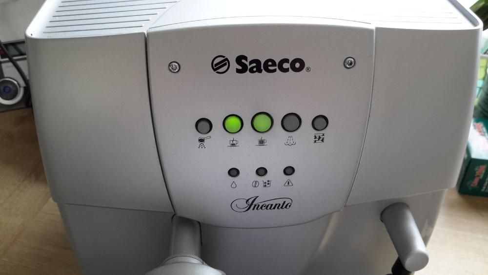 Продавам домашна кафе машина Saeco Incanto