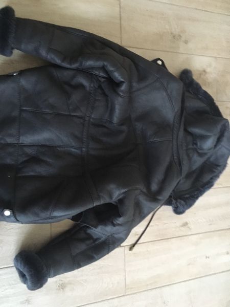 Кожухче естествена кожа 134-140см+ подарък дрешки