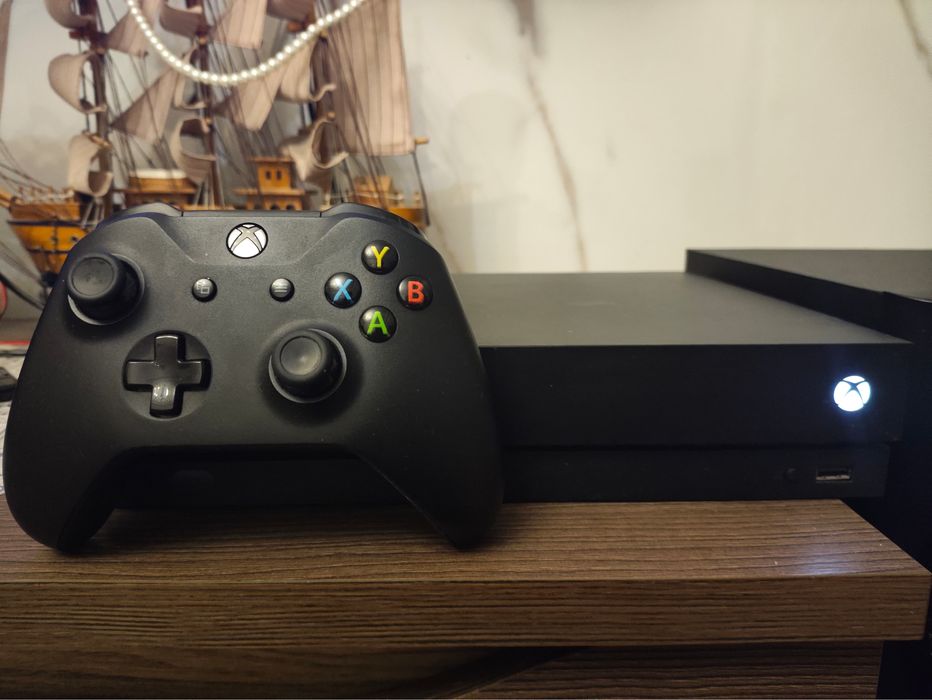 продам x box one X 1tb
