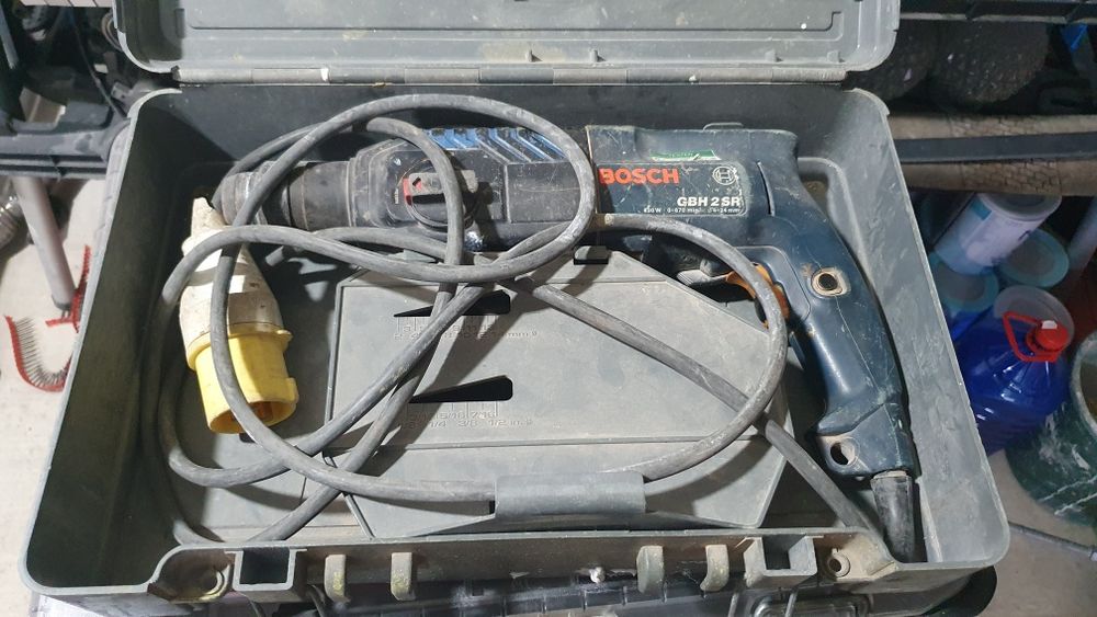 Bormașină Bosch cu rotopercutor la 110 volti