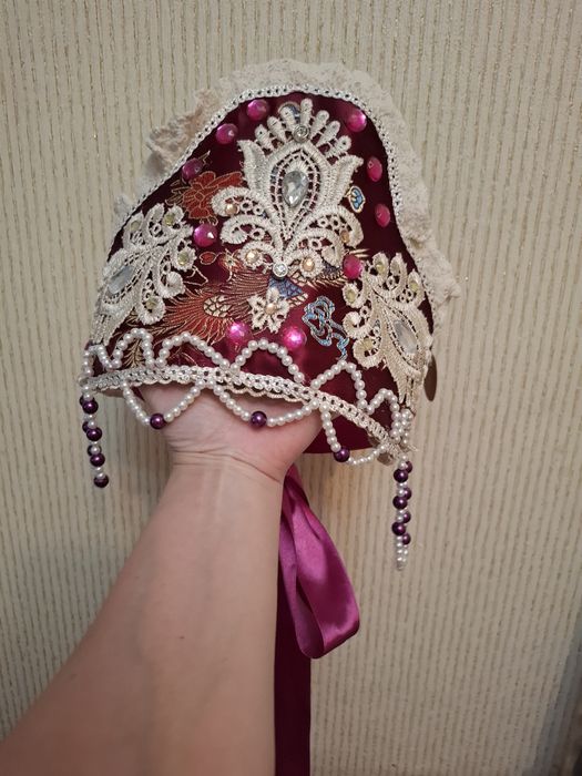 Кокошник ручной работы