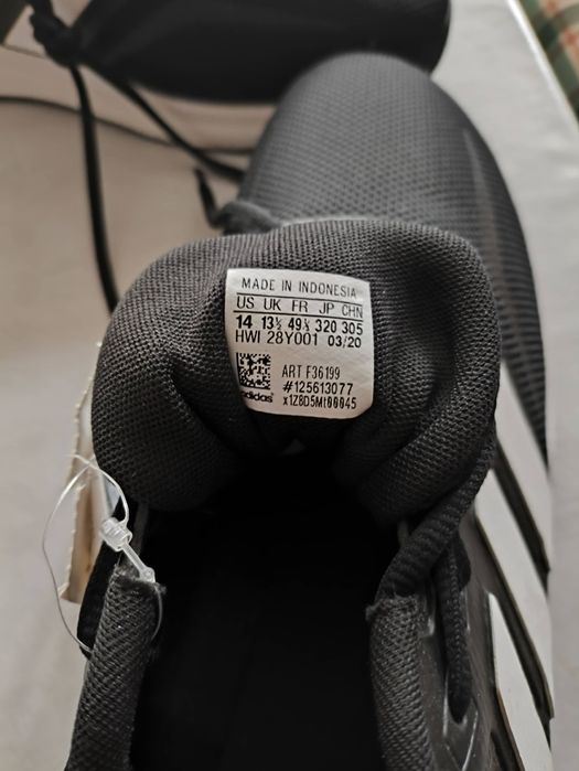 Маратонки Adidas 49  1/3