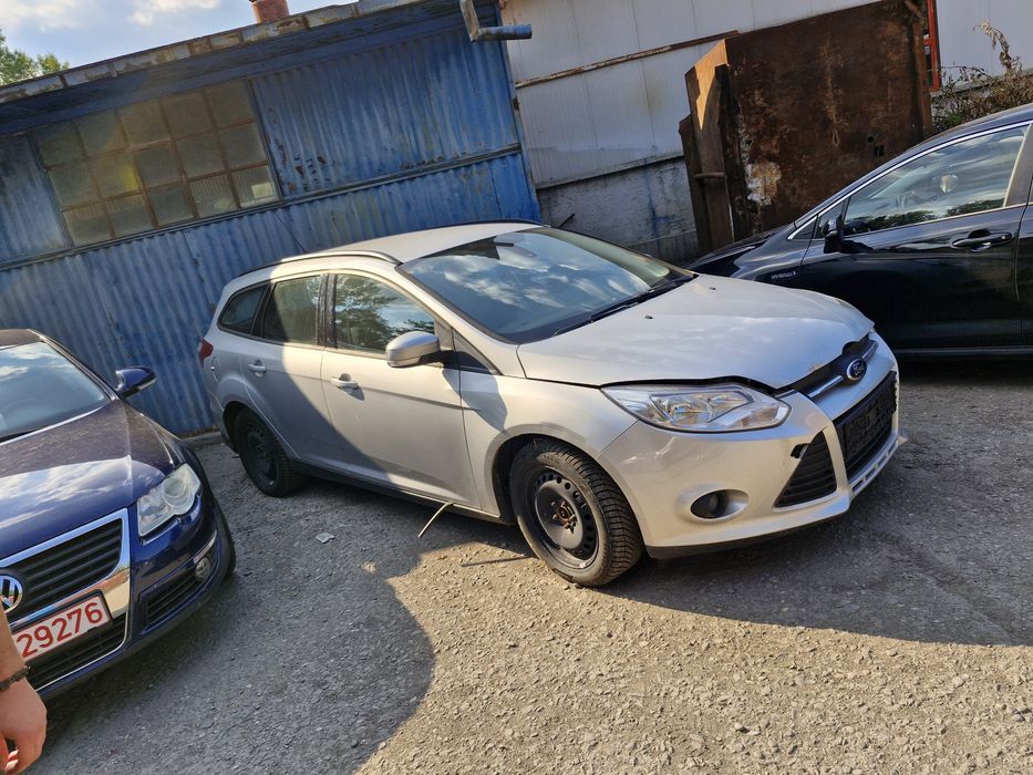 Dezmembrez Ford Focus 2012 / 1.6 diesel 116 cp /  Completa toata /