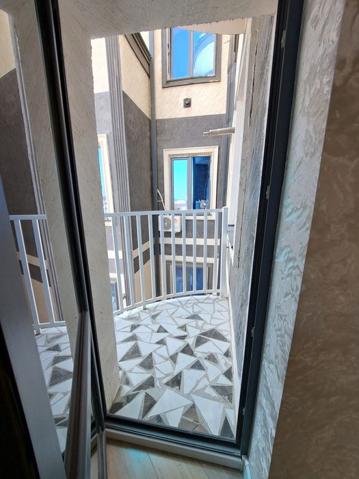 3 xonali kvartira sotiladi