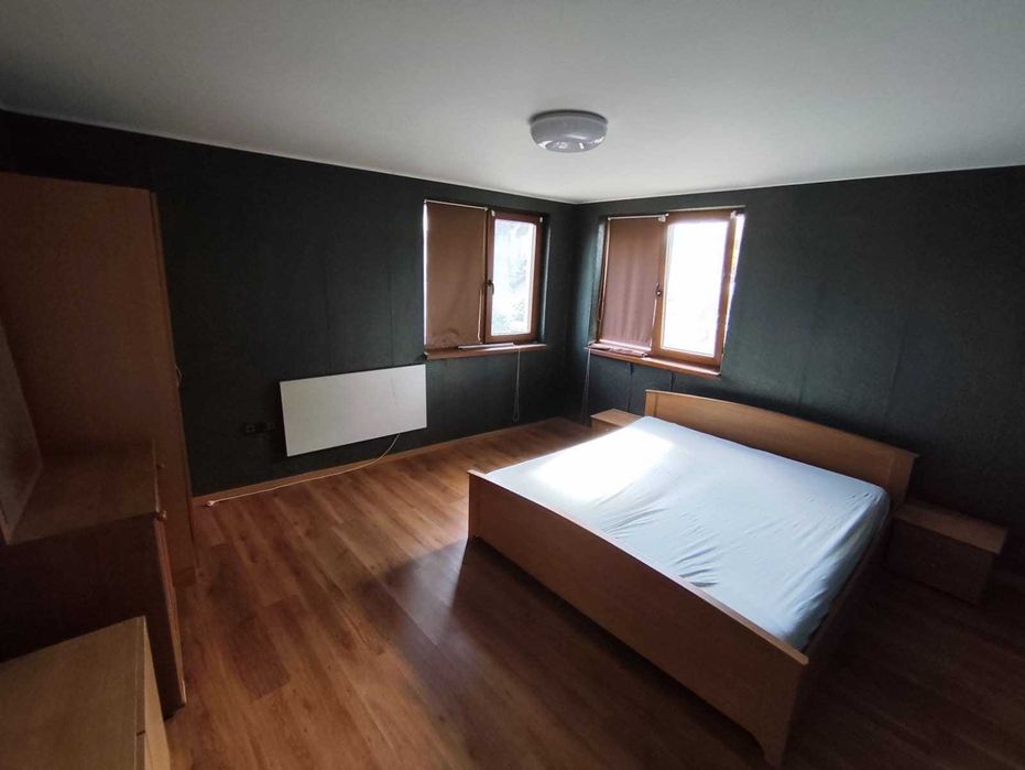 Етаж от къща с тераса и двор в кв. Левски