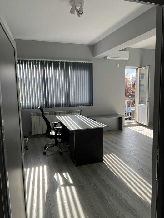 Дава се под наем Офис в Велико Търново, Център - 26 кв.м за 200 € - Снимка #2