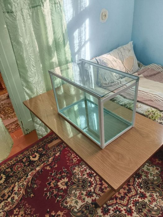 Здравствуйте! Продаю аквариум габариты 55 длина, 31 ширина, 36 глубина