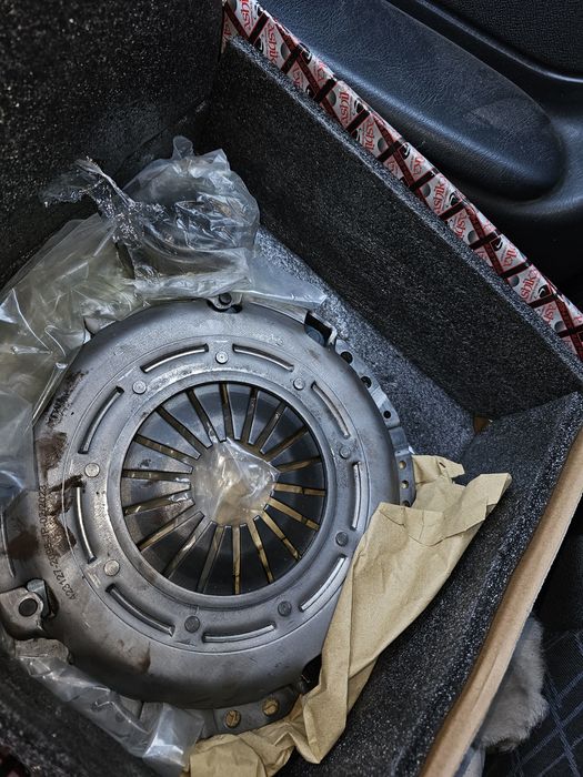 Toyota auris 1.4d disc ambreaj