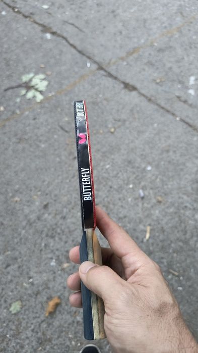 Paleta BUTTERFLY tenis de masa Timo Boll CARBON maner concav