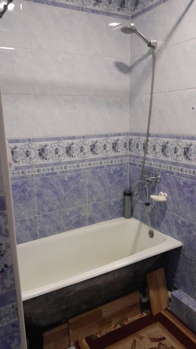2 qavatli uy sotladi 3hona qogan malumotla telfonda