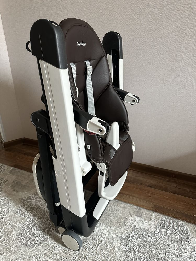 Стульчик для кормления Peg-Perego Siesta Follow Me