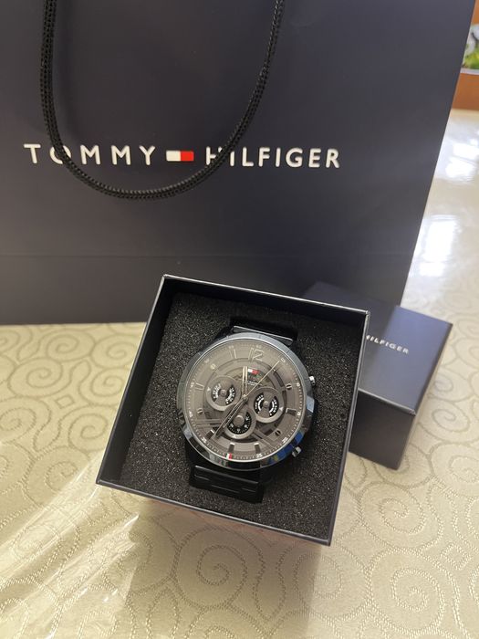 Продам часы Tommy Hilfiger