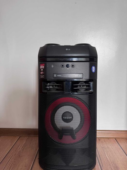 Колонка LG с микрофонами
