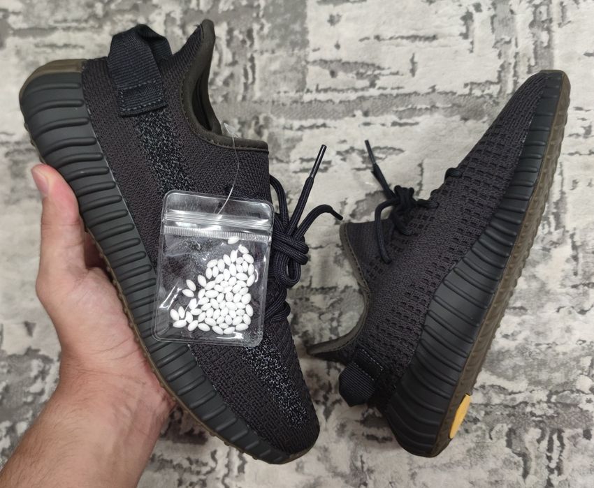 Yeezy Boost 350, Black, 39 EUR