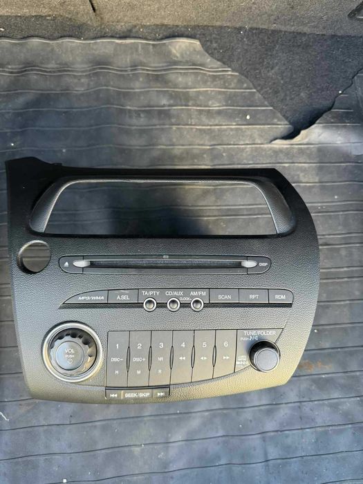Панел със CD/Radio за Honda Civic 8-ма генерация (2006–2011)