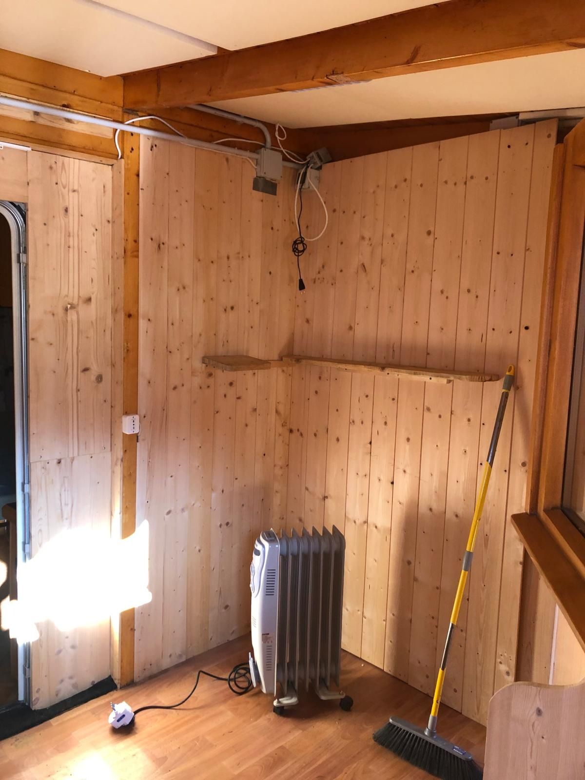 Casuta din lemn 5x2m usor demontabila - asigur transport in toata tara